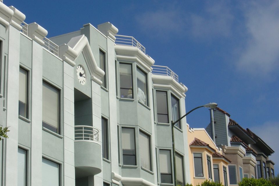 Projecting bay windows on closely spaced San Francisco homes