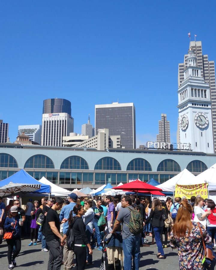 Crowds browsing the farmers market outside the San Francisco Ferry Building